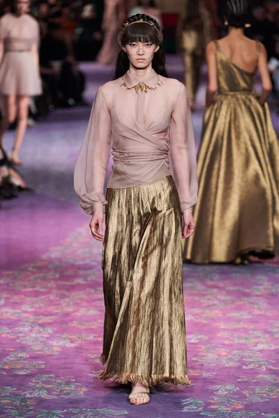 Look 34